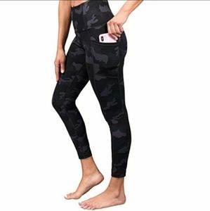 Yoga-lic-ious Camo Leggings XL